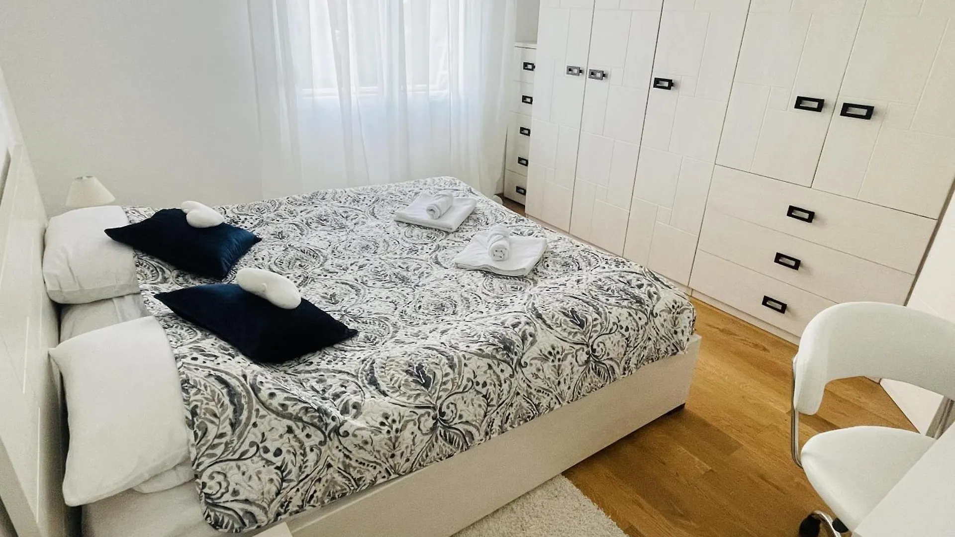 Apartments With Wifi Split - 21347